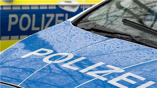 Die 20-Jährige verursachte einen Unfall, weil sie beim Abbiegen ein entgegenkommendes Auto übersah.