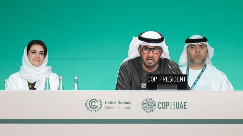 UN-Klimakonferenz: Baerbock enttäuscht von Entwurf für Abschlusstext Die 28. UN-Klimakonferenz mit ihrem Präsidenten Sultan al-Dschaber findet derzeit in Dubai statt.
