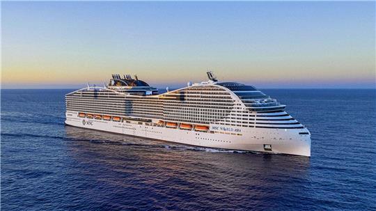 Die 333 Meter lange „MSC World Asia“ bietet Platz für bis zu 6.758 Passagiere.