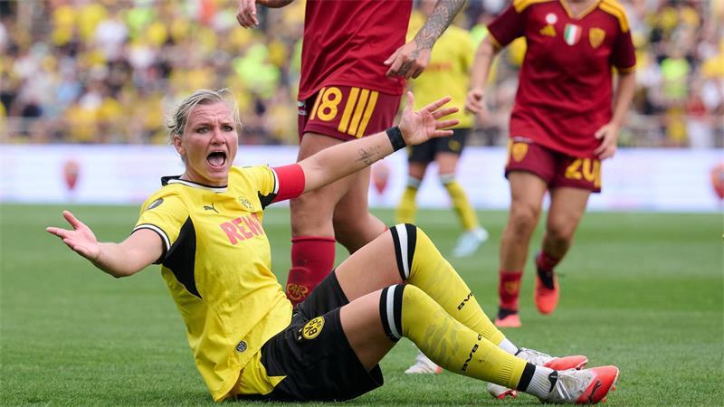 „Extrem heiß“: Popp und BVB-Frauen starten in Regionalliga Die 35-Jährige will auch als Kapitänin vorangehen.