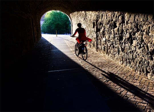 Die 36-Jährige befand sich in Winsen allein auf dem Fahrrad auf dem Heimweg. (Symbolbild)
