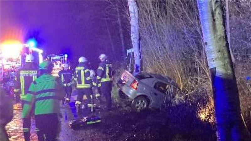 Die 47-jährige Fahrerin verstarb noch am Unfallort.