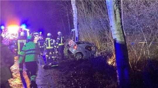 Die 47-jährige Fahrerin verstarb noch am Unfallort.