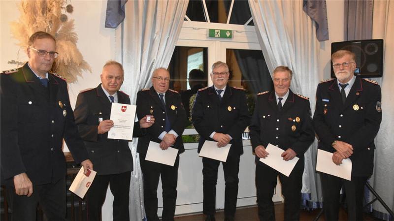 Die „50-jährigen" Mitglieder.