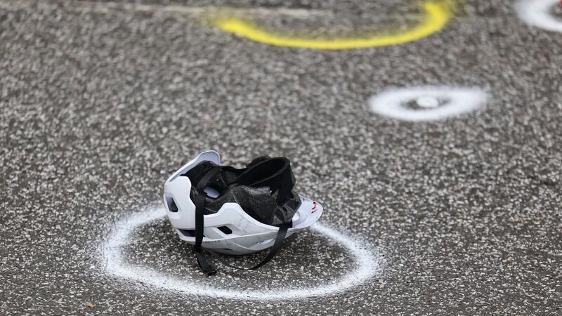 Die 75-Jährige erliegt nach Fahrradunfall in Hamburg ihren Verletzungen. (Symbolbild)