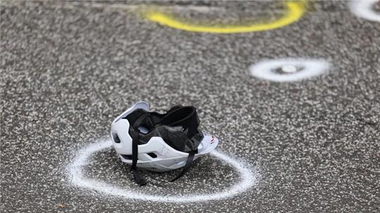 Die 75-Jährige erliegt nach Fahrradunfall in Hamburg ihren Verletzungen. (Symbolbild)