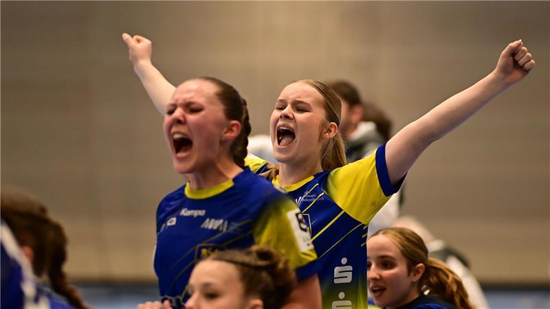 Die A-Jugend des Buxtehuder SV gewinnt in Bensheim die dritte Deutsche Meisterschaft.