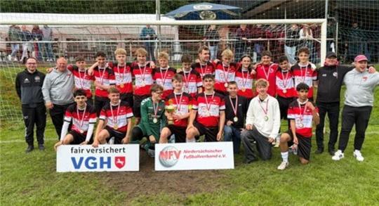 Die A-Junioren des JFV Buxtehude haben den Kreispokal gewonnen.