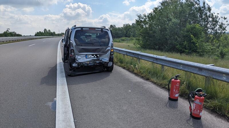 Zwei Unfälle auf A26: Sechs Verletzte – Autobahn zwischen Jork und Horneburg gesperrt Die A26 wurde nach den Unfällen am Mittwochvormittag gesperrt.