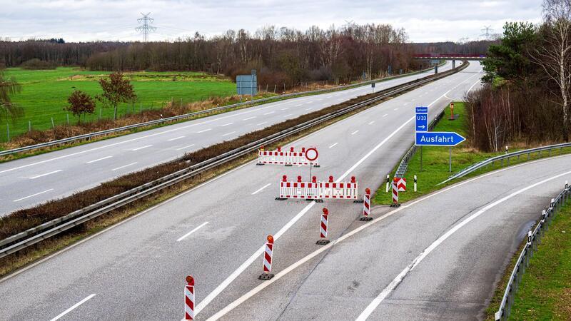 Drohende Unterspülung: A27 bleibt weiter komplett gesperrt Die A27 ist für den Verkehr gesperrt.