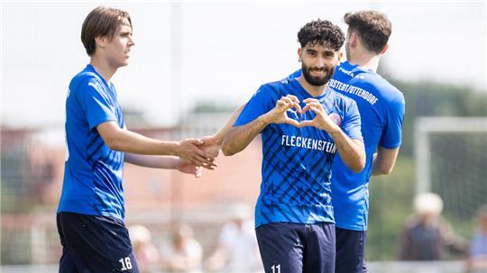 Die A/O-Torschützen Eren Badur (rechts) und Len Behnke.