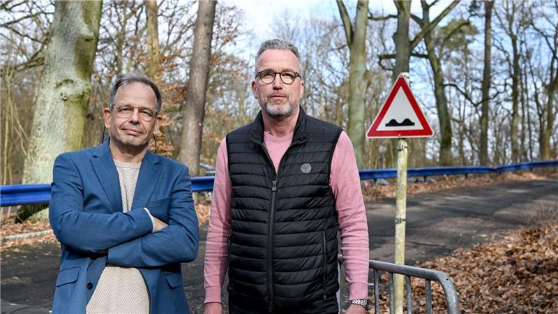 Die ARD-Journalisten Hajo Seppelt (l) und Jörg Mebus erhielten ein Hausverbot.