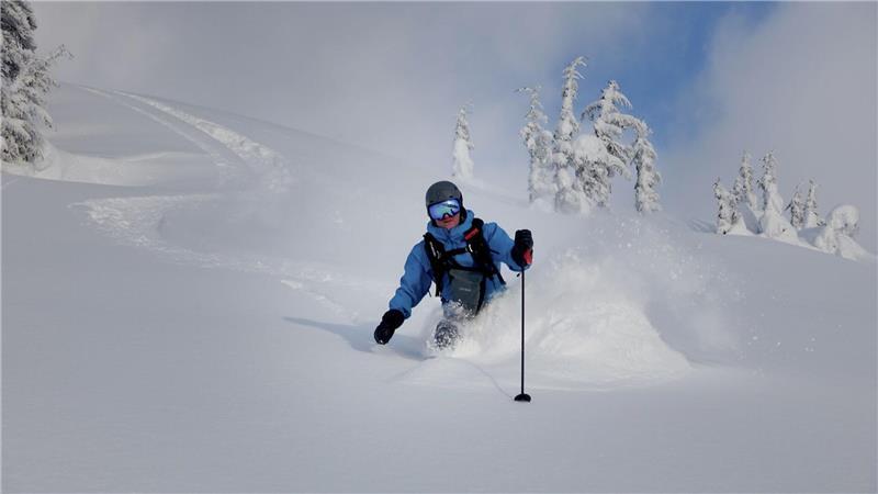 Die Abfahrt ohne Helm kann in Italien teuer werden. (Archivbild)