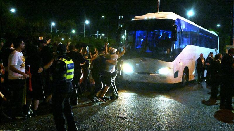 Trump: Australien arbeitet an Asyl für Irans Fußballerinnen Die Abreise des iranischen Fußballteams vom Stadion war chaotisch.