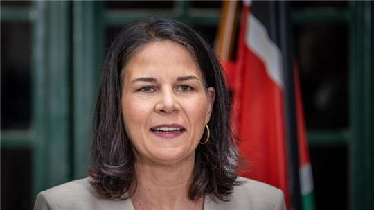 „Die Abstimmung hierzu läuft gerade auf Hochtouren“, sagt Bundesaußenministerin Annalena Baerbock.
