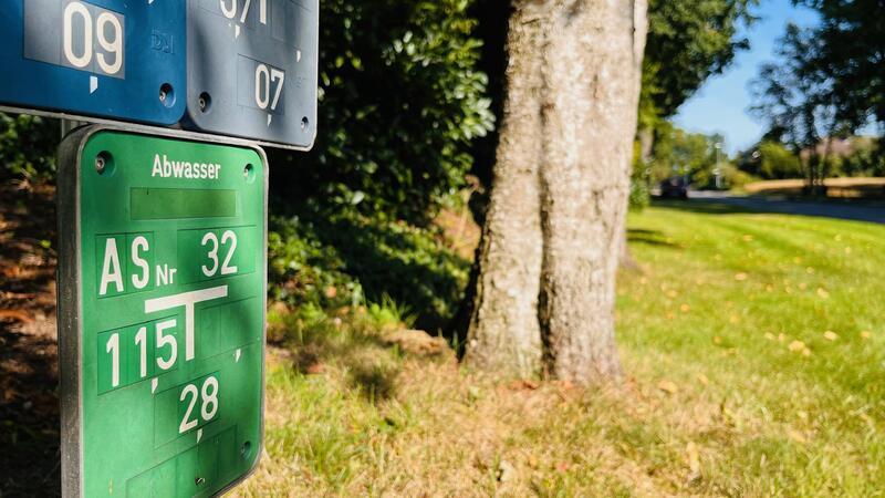 Die Sache mit dem Schiet: Hartnäckige Burweger setzen sich durch Die Abwasserleitung in Burweg ist besonders - betrieben wird sie von einer Genossenschaft.