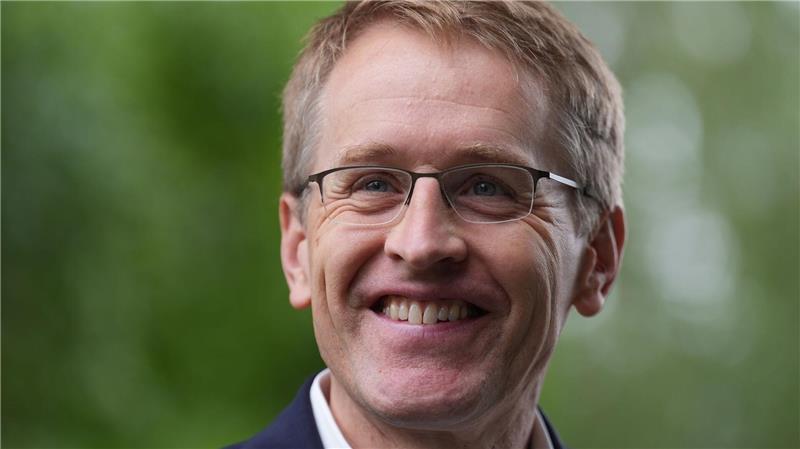 Günther: Bei Drohnenabwehr ist auch die Bundeswehr gefragt Die Abwehr von Drohnen sei eine Aufgabe von Bund und Ländern, sagt der Ministerpräsident von Schleswig-Holstein, Daniel Günther (CDU). (Archivbild)