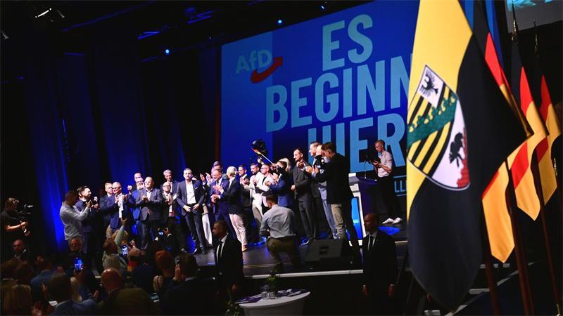 Die AfD feiert am Wahlabend.