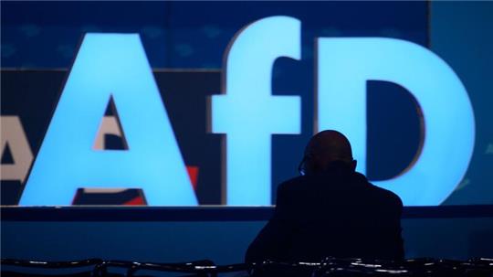 Die AfD wird in Bayern als Gesamtpartei vom Verfassungsschutz beobachtet.