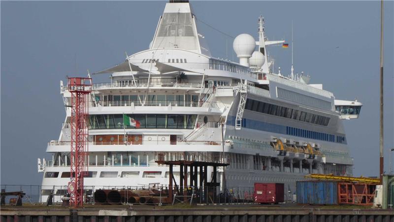 Was ist da los? Aida wird ihr Kreuzfahrtschiff nicht los Die "Aidaaura" liegt noch immer an der Columbuskaje in Bremerhaven. Foto: Eckardt