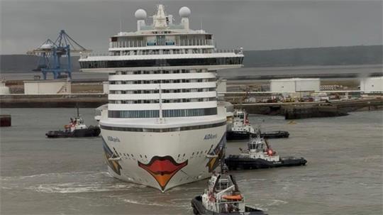 Die „Aidaperla“ hat die Kaje im Hafen von Le Havre gerammt. 