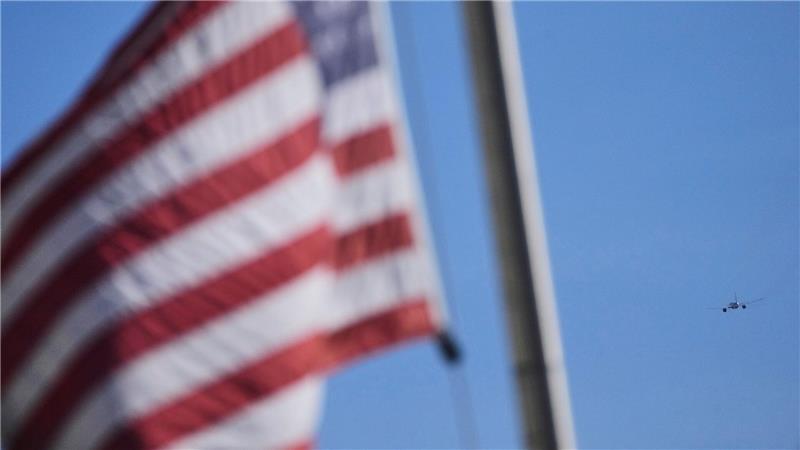 Die Air Force Two hebt mit dem Leichnam von Charlie Kirk, dem CEO und Mitbegründer von Turning Point USA, der erschossen wurde, vom Salt Lake City International Airport ab.