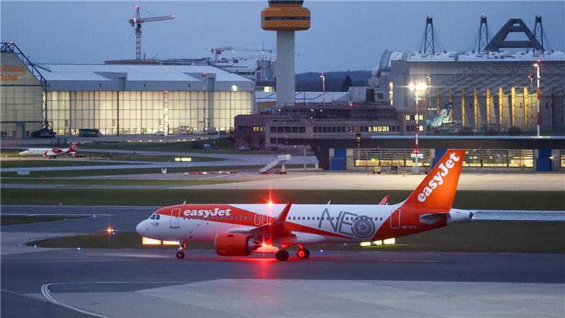 Die Airline Easyjet fliegt demnächst von Hamburg aus nonstop nach Genf und Prag. (Symbolbild)