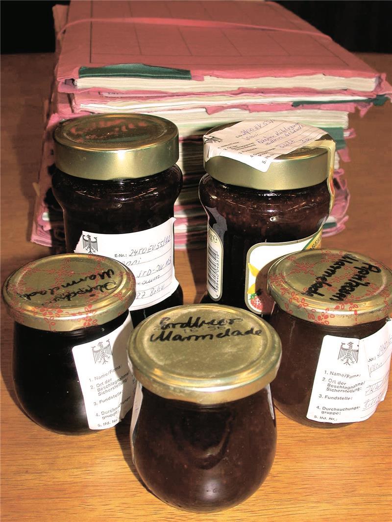 Die Akten und „Beweise“ im Marmeladenfälscher-Prozess. Foto Vasel