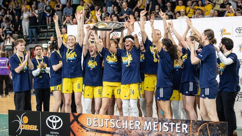 Basketballerinnen von Alba Berlin erstmals deutscher Meister Die Alba-Frauen konnten erstmals die deutsche Meisterschaft gewinnen.