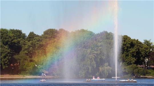 Die Alsterfontäne feiert Geburtstag (Archiv)