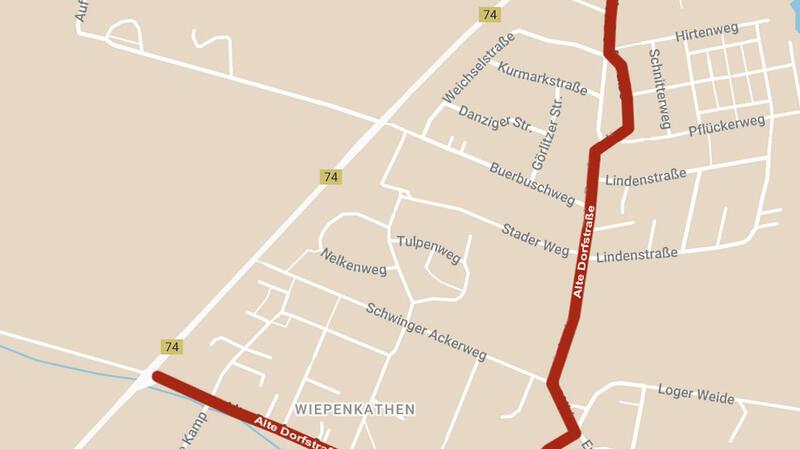 Die Alte Dorfstraße zweigt von der B74 ab, führt durch Wiepenkathen und auf die B74 zurück.