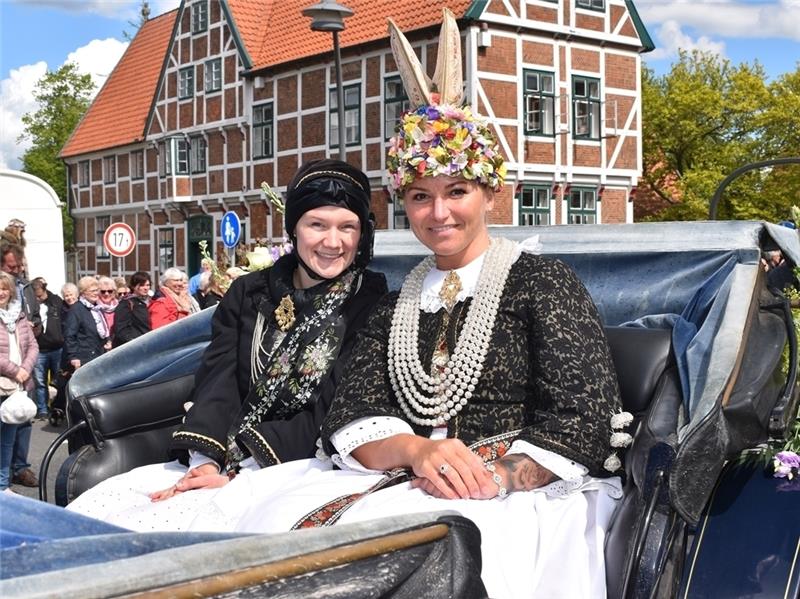 Die Altländer Blütenköniginnen werden weiter mit einem Blütenfest gefeiert, das wird ab 2020 mit Hilfe eines bei der Gemeinde Jork angestellten Eventmanagers organisiert. Foto: Vasel