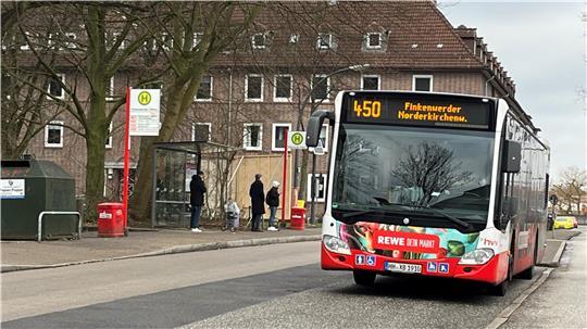 Die Altländer Busse fahren ab dem Frühjahr 2025 bis zu den Landungsbrücken in Finkenwerder durch.