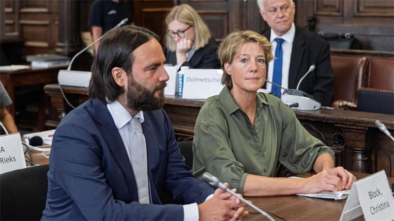 Die Angeklagte Block bestreitet, vorher von Tatplänen gewusst zu haben.