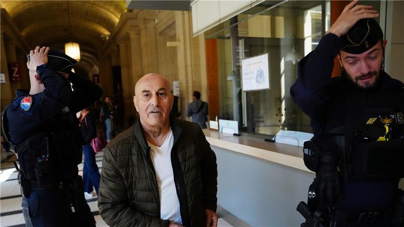 Prozess um Raubüberfall auf Kim Kardashian in Paris begonnen Die Angeklagten befinden sich unter Justizaufsicht auf freiem Fuß.