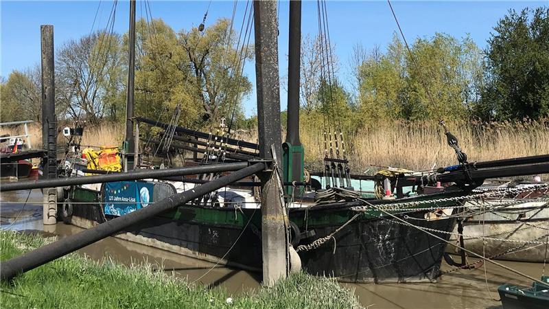 Drei echte Oldtimer: Ältestes Frachtschiff in Fahrt liegt in Wischhafen Die Anna-Lisa ist 120 Jahre alt und ein typisches Traditionsschiff.