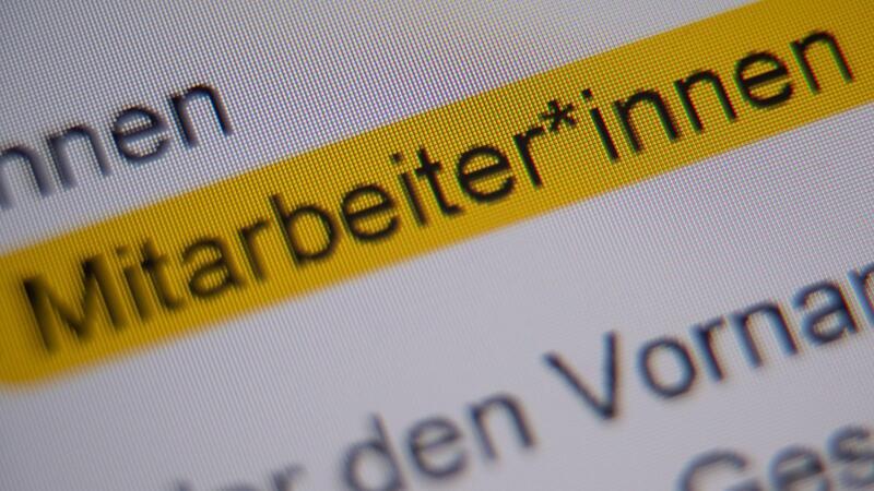 Hamburger Initiative gegen Gendern beantragt Volksbegehren Die Anrede „Mitarbeiter*innen“ steht in einem digitalen Informationsblatt.