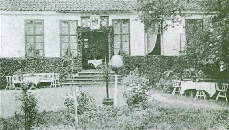 Die Ansichtskarte von 1930 zeigt den Horneburger Burgmannshof. Dieser wurde 1509/1510 errichtet.
