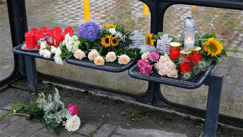 Die Anteilnahme ist auch im Stader Stadtbild allgegenwärtig.