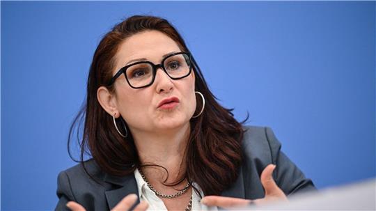 Die Antidiskriminierungsbeauftragte meldet eine Rekordzahl an Beratungsnfragen.