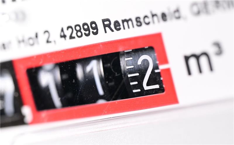 Gaspreiskommission schlägt Einmalzahlung und Preisdeckel vor Die Anzeige einer Gasuhr in einem Privathaus.