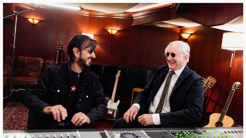 Die Arbeit an „Look Up“ mit T Bone Burnett machte dem Ex-Beatle Ringo Starr (links) so viel Spaß, dass er jetzt nachlegt.
