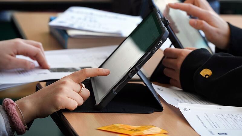 Die Arbeit mit Tablets soll an Niedersachsens Schulen zur Normalität werden – zumindest für ältere Schüler. (Symbolbild)