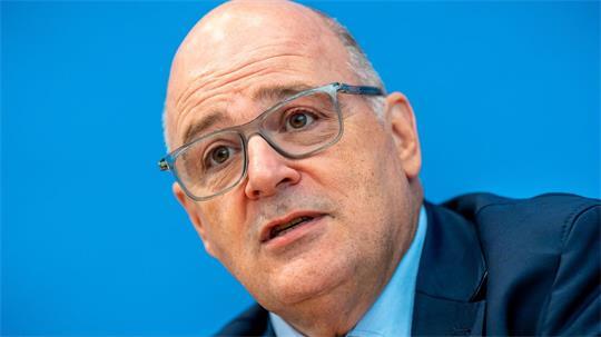 Die Arbeitgeber kritisieren die Wirtschaftspolitik der AfD.