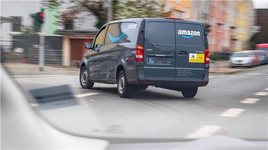 Die Arbeitsbedingungen für die Mitarbeiter beim Amazon stehen immer wieder in der Kritik. Foto: Lothar Scheschonka