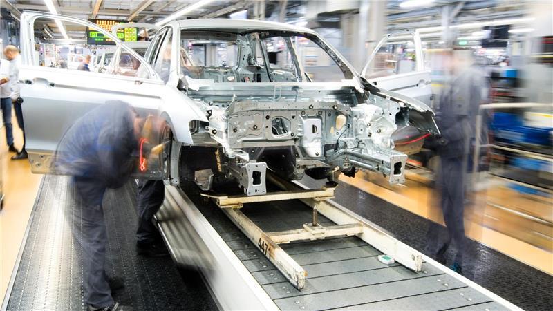 So viele Arbeitslose wie zuletzt 2015 - Ruf nach Reformen Die Arbeitslosenzahlen steigen in der Regel über den Sommer, weil Unternehmen vor den Ferien weniger einstellen und Ausbildungsverhältnisse enden. (Archivbild)