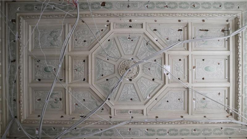 Ehemaliges US-Generalkonsulat wird zum Hamburger Luxushotel umgebaut Die Architekten entdeckten Stuckdecken, die verborgen waren.