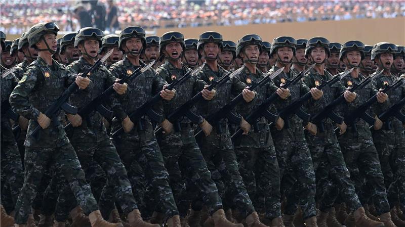 China erhöht nach General-Entlassungen erneut Militärbudget Die Armee befindet sich schon länger im Visier von Korruptionsfahndern.