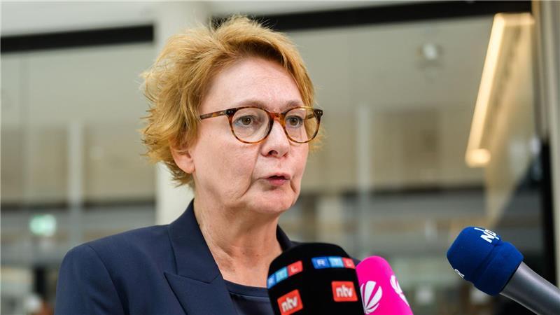 Niedersachsen will Abschiebehaft erleichtern Die Aufarbeitung des mutmaßlichen Verbrechens in Friedland habe Priorität, sagte Behrens.