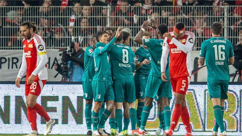Union-Krise geht mit Baumgart weiter: 0:2 gegen Augsburg Die Augsburger verdienten sich die Führung.